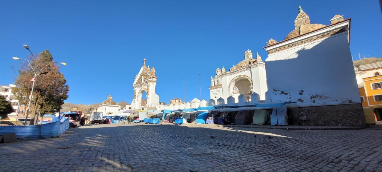 Hostal Sol Y Luna Bed & Breakfast Copacabana  Exterior photo